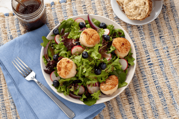 Seared Scallop Salad with Blueberries