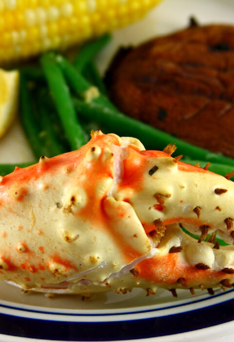 Guide to Crab Claws and Whiskey Pairings: Perfect Seafood and Whiskey Combinations