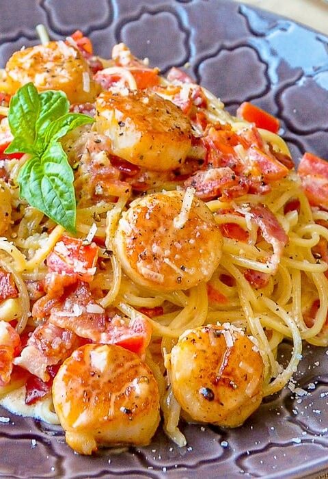 Creamy Garlic Scallop Spaghetti with Bacon. In under 30 minutes.