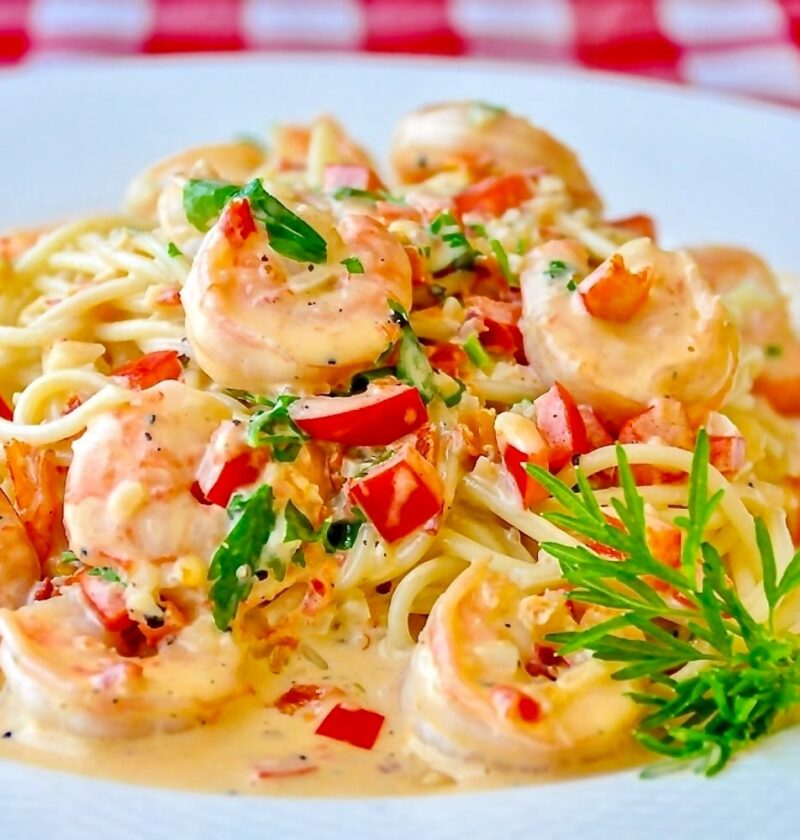 Spicy Creamy Garlic Shrimp Pasta – make it as mild or spicy as you like! Spicy Creamy Garlic Shrimp Pasta – make it as mild or spicy as you like!